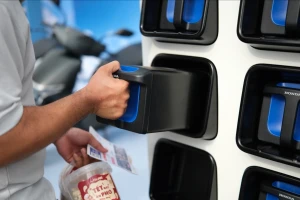 Honda dự kiến triển khai tủ đổi pin xe máy điện tại Việt Nam từ 2026, rút ngắn thời gian tiếp năng lượng cho xe máy điện