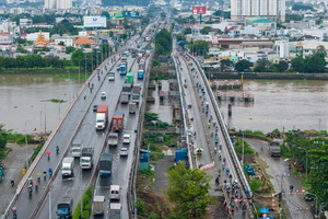 Cầu vượt sông 9.000 tấn áp dụng kỳ tích Việt Nam sắp thông xe trở lại