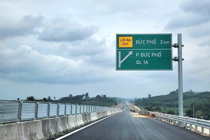 Cao tốc Quảng Ngãi - Hoài Nhơn: 'Tất bật' trước ngày thông xe 19/12