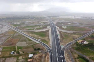 Cận cảnh 20km cao tốc Khánh Hòa - Buôn Ma Thuột sắp thông xe kỹ thuật