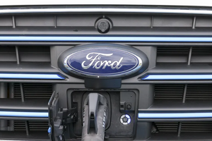 Lỗ nặng 20 tỷ USD vì xe điện, Ford chọn quay về với xe xăng