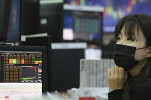 LHG, BCM, SAB: Cổ phiếu miệt mài giảm dù lợi nhuận tăng, thị trường lo ngại điều gì?