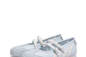 Hãng giày Việt vướng tranh cãi 'đụng hàng': Giá rẻ gấp 5 lần đối thủ, người mua vẫn chốt đơn đều tay