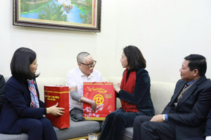 Hà Nội chi hơn 547 tỷ đồng tặng quà nhân dịp Tết Nguyên đán 2026, đối tượng nào được nhận?