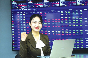 Nhận định chứng khoán 18/12: VN-Index đi ngang hoặc nhích lên trong phiên đáo hạn phái sinh