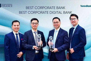 VietinBank nhận cú đúp giải thưởng quốc tế dành cho ngân hàng doanh nghiệp