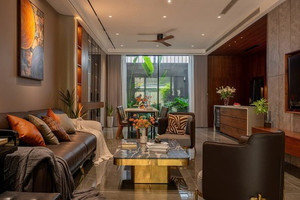 Bỏ chung cư Hà Nội về quê Nghệ An: Cặp vợ chồng xây nhà 3 tầng hiện đại, ban công phủ xanh rủ ôm trọn mặt tiền