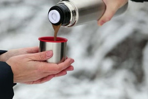 Người đàn ông tử vong, ngộ độc chì sau 10 năm sử dụng cốc giữ nhiệt