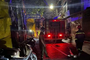 Cháy chùa Kỳ Quang 2 ở TPHCM, nhiều người hoảng loạn tháo chạy