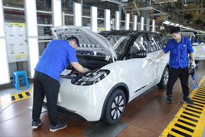 Doanh số ô tô điện chỉ đạt 10% công suất nhà máy, đối thủ của VinFast muốn 'tham chiến' lĩnh vực xe máy điện