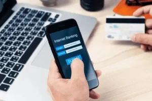 Một ngân hàng thu phí 150.000 đồng/tháng với tài khoản không phát sinh giao dịch trong 1 năm