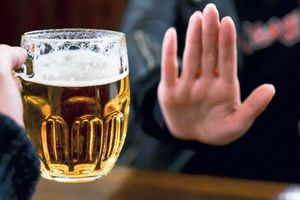 Quốc gia Đông Nam Á tuyên bố cấm buôn bán rượu, bia