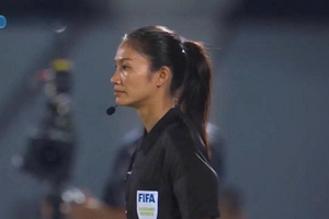 Nữ trọng tài ‘cướp trắng’ bàn thắng của tuyển nữ Việt Nam vội khóa Facebook, HLV Mai Đức Chung bức xúc nói gì?