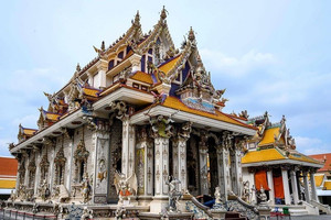 Ngôi đền duy nhất thế giới có tượng David Beckham bằng vàng, 'thờ' người nhện, chuột Mickey và nhà khoa học thiên tài Albert Einstein