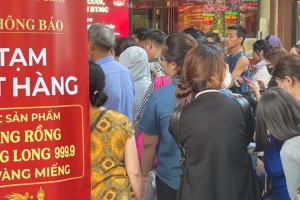 Nhà đầu tư dồn tiền đầu tư, mua bán gì nhiều nhất?