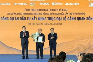 Đại gia 'Khoa khàn' tái xuất tại lễ khởi công Trục Đại lộ cảnh quan sông Hồng 855.000 tỷ đồng