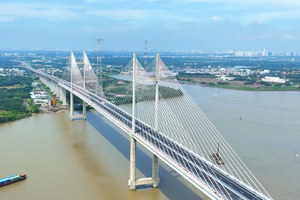 Chính thức khánh thành cây cầu dây văng có tĩnh không cao nhất Việt Nam