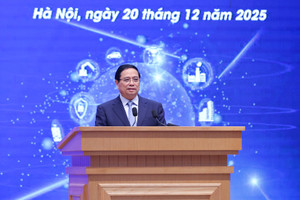 Thủ tướng: Sớm hình thành các "tổ hợp công nghiệp kỹ thuật số" quy mô lớn