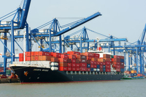 Lần đầu tiên kim ngạch xuất nhập khẩu vượt mốc 900 tỷ USD, Việt Nam lọt nhóm 15 quốc gia có quy mô thương mại lớn nhất thế giới