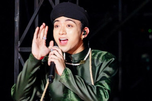 Gia đình Haha 'cầu xin' khán giả