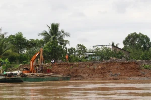 Năm 2025, Vĩnh Long xảy ra gần 140 điểm sạt lở, thiệt hại hơn 25 tỷ đồng