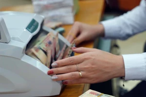 Vì sao lãi suất huy động tăng mạnh cuối năm?