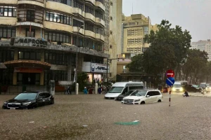 Bộ trưởng Xây dựng nói thẳng việc giao thông quá tải, đô thị ngập lụt