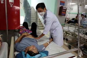 Hơn 60 người nhập viện sau khi ăn bánh mì tại TP. Hồ Chí Minh