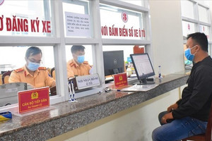 Đề xuất giảm mức thu lệ phí cấp chứng nhận đăng ký, biển số xe