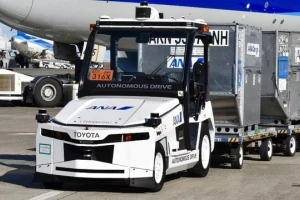 Toyota tung ‘quái thú’ sân bay: Xe kéo tự lái nặng 27 tấn, chạy giữa đường băng Tokyo không cần tài xế
