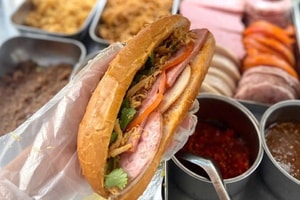 66 người nhập viện sau khi ăn bánh mì: Quán bán 800 ổ/ngày, sốt trứng tự chế để ngoài trời