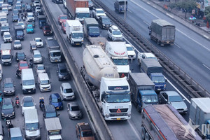 Xe tải và container sẽ không được đi vào Vành đai 3 trong khung giờ cao điểm từ 1/1/2026
