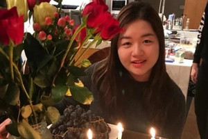 Ái nữ SN 2001 nhà bầu Thụy: Từng được Tổng thống Mỹ trao bằng khen, làm Tổng Giám đốc công ty vũ trụ, Chủ tịch CLB trẻ nhất tại V-League