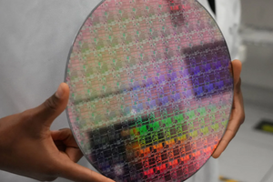 Mỹ bất ngờ lùi thời hạn áp thuế mặt hàng giúp Trung Quốc 'hái ra tiền': Toan tính phía sau là gì?