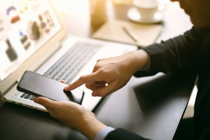 Ngân hàng thu phí tài khoản, người dùng cần làm gì để tránh mất tiền?