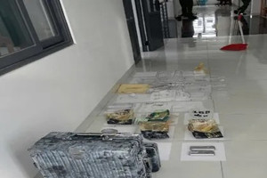 Phát hiện vali chứa hơn 2,7kg ma túy trong vườn nhà nguyên Bí thư xã, khởi tố 3 đối tượng