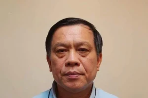 Cựu Thứ trưởng Nguyễn Bá Hoan bị cáo buộc nhận hối lộ hơn 5 tỷ đồng