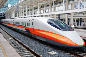 Vì sao Vingroup (VIC) muốn rút đăng ký đầu tư siêu dự án đường sắt tốc độ cao 67 tỷ USD?