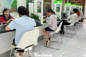 Lý do người dân ồ ạt gửi tiền ngân hàng