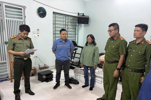 Khám xét khẩn cấp nơi ở, khởi tố Đỗ Thị Thu Hường và đồng bọn, tịch thu loạt tài liệu quan trọng