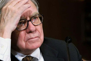 Warren Buffett thừa nhận: Sai lầm từ cổ phiếu 'ngu ngốc' khiến ông mất trắng hàng trăm tỷ USD