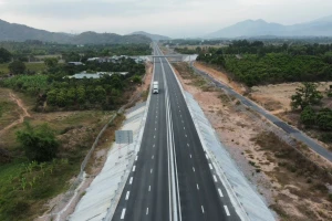 Lý do nhiều cao tốc vừa bị 'tuýt còi'