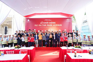 Cổ phiếu Novaland (NVL) bất ngờ 'cháy hàng', hàng triệu đơn vị kê mua giá trần