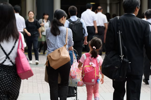 Nền kinh tế lớn thứ 4 thế giới đối diện 'khủng hoảng' sớm hơn 16 năm, Chính phủ nỗ lực giải cứu trong vô vọng