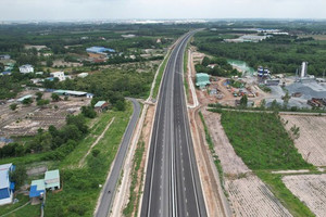 Cao tốc gần 18.000 tỷ kết nối Đông Nam Bộ tăng vốn, mở nút giao vào cảng nước sâu lớn nhất Việt Nam