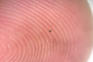 Chưa từng có trong lịch sử: Robot nhỏ hơn cả hạt muối, giá chỉ 1 xu