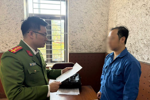 Khởi tố, bắt tạm giam một cựu chuyên viên Phòng Kinh tế, Hạ tầng và Đô thị