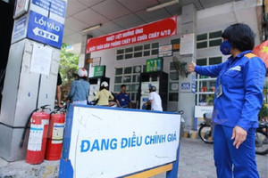 Ngày mai toàn bộ cửa hàng xăng dầu trên cả nước sẽ đồng loạt điều chỉnh giá