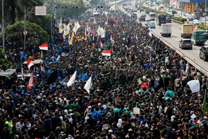 Mức lương tối thiểu gần 9 triệu đồng không đủ để sống tử tế ở thủ đô nền kinh tế số 1 Đông Nam Á