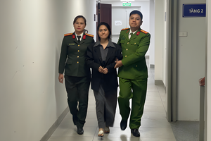 Nữ giám đốc tổ chức chương trình ‘Về đây bốn cánh chim trời’ thừa nhận sai lầm lớn nhất, từng hủy một show khác cách đây nửa tháng